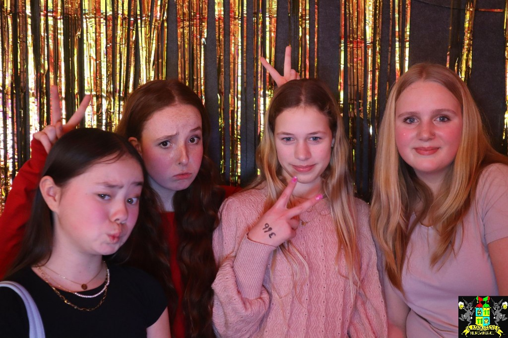 ../Images/Jeugd Opwarmbal Photobooth 204.jpg